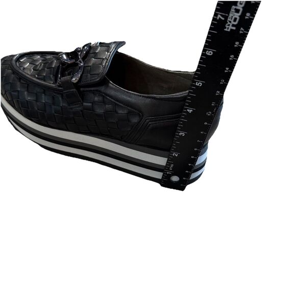 ✨SOFTWAVES Alanis Black perforated Leather Platform Loafers Chain New 38.5 - Picture 9 of 11
